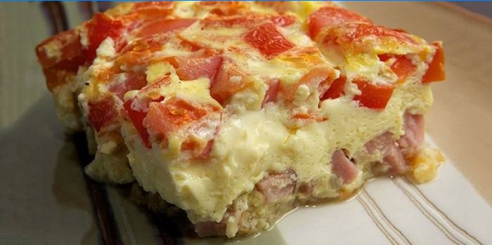 Parni omlet s rajčicom i kobasicom