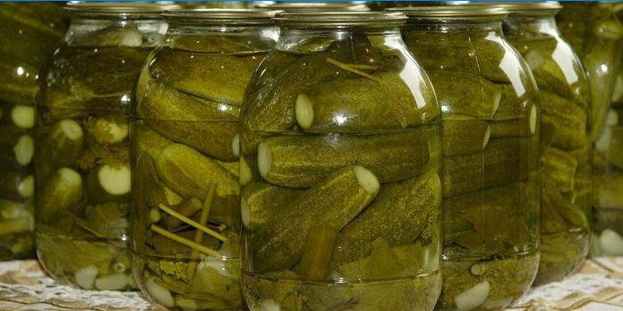 Ukusni hrskavi krastavci u salamuri