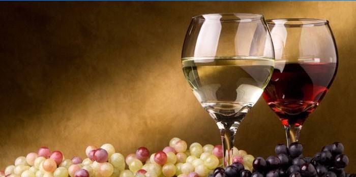 Piće crno i bijelo vino