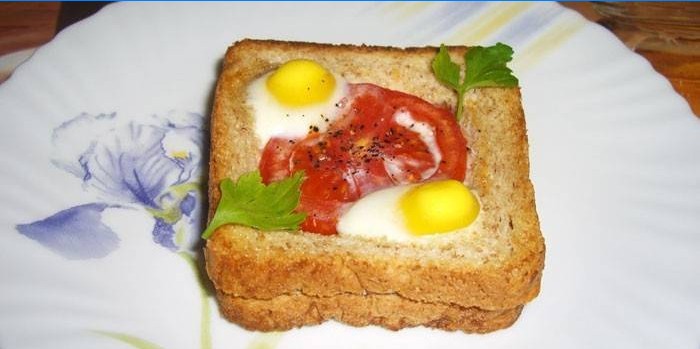 Šunka, rajčica i jaje vrući sendvič