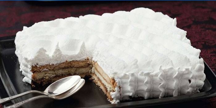 Torta od kratkog kolača, džem i talijanski meringue