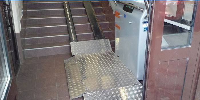 Naginjanje stubišta za invalide