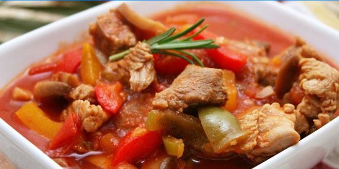 Povrće ragu s kriškama svinjetine