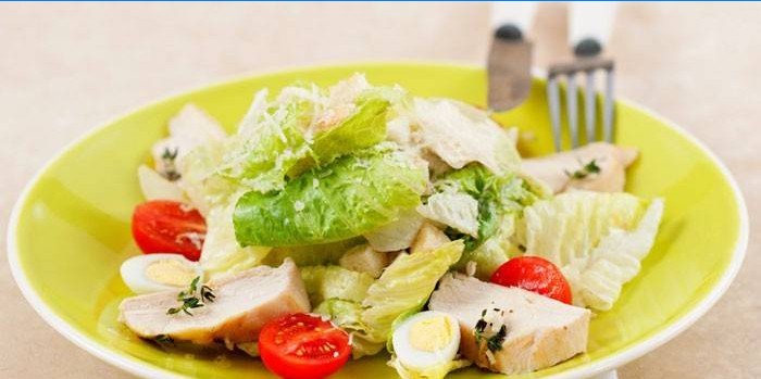Cezar salata s parmezanom