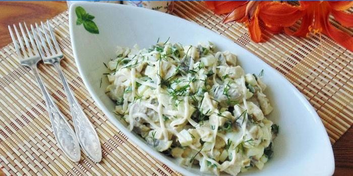 Salata od dimljene dojke i šampinjona