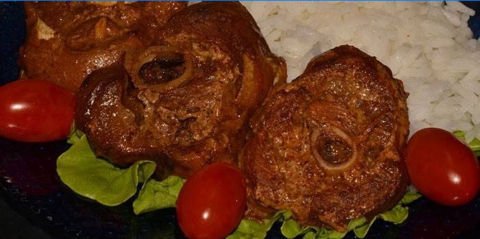 Stup s rižom na tanjuru