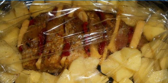 Svinjska kašica s gljivama i krumpirom u rukavu