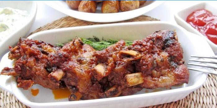 Pečena svinjska rebra u umaku od rajčice i soje