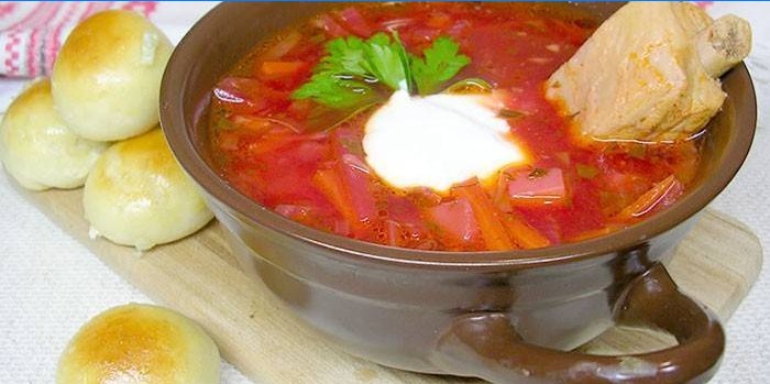 Borsch sa svinjskim rebrima i krafnama