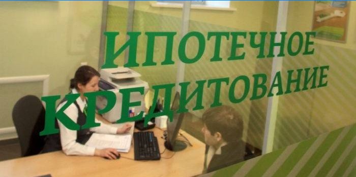 Muškarac iz odjela za hipotekarno kreditiranje Sberbank