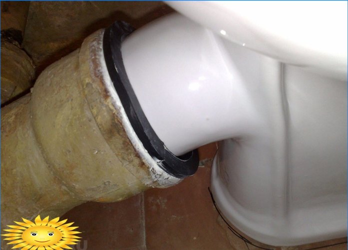 WC s nagnutim otpadom