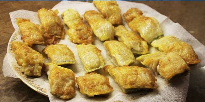 Prženi pollock na tanjuru