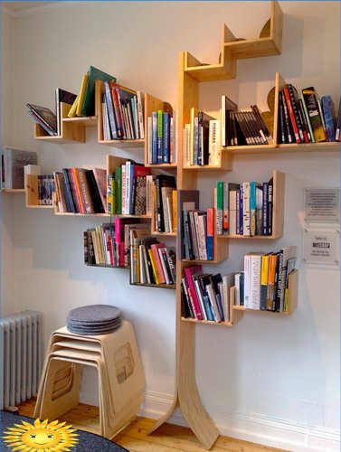 Originalne police za knjige u obliku stabla