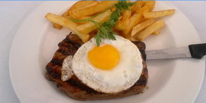 S jajima i pomfritom