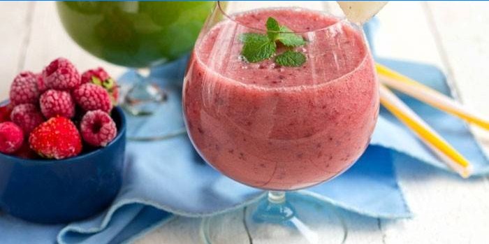 Smoothie od jagode od mlijeka