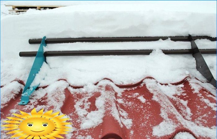 Krovne ograde: postavljanje i postavljanje štitnika za snijeg