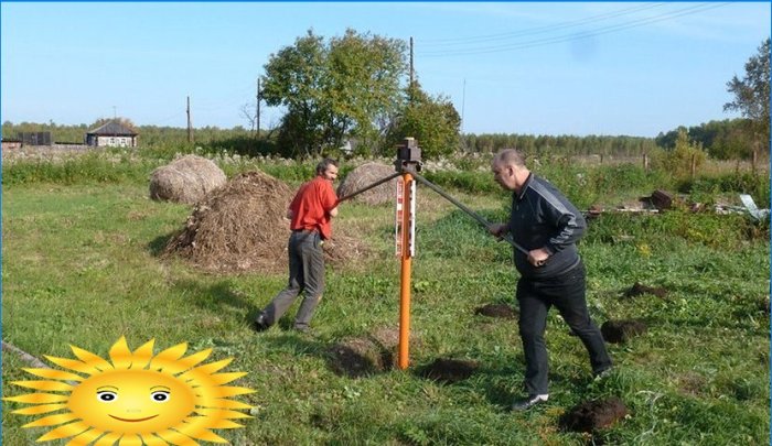 Napravite ogradu napravljenu od valovite ploče na vijaka-hrpama