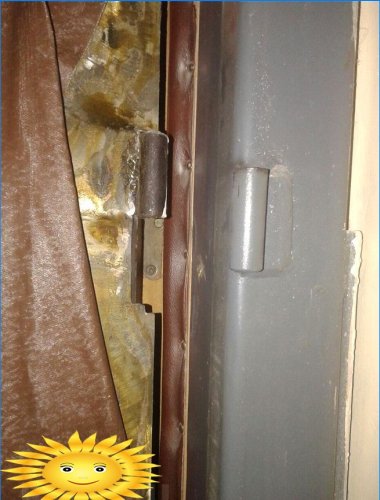 Kako popraviti iskrivljena metalna vrata