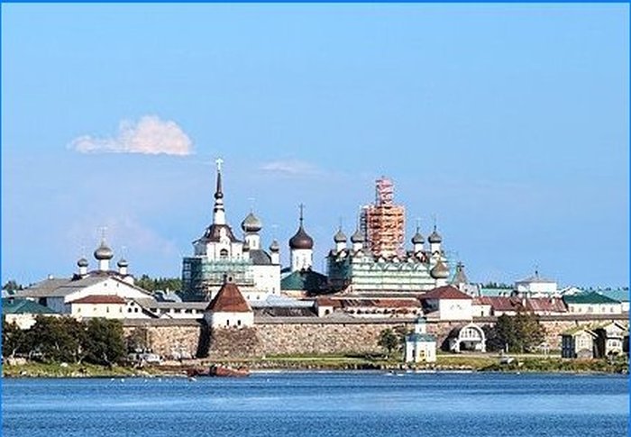 Manastir Solovetsky - glavni hram ruskog sjevera i poznati zatvor