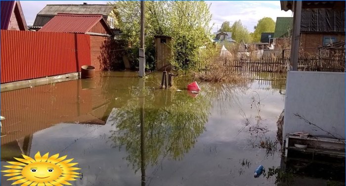 Snažne poplave mjesta