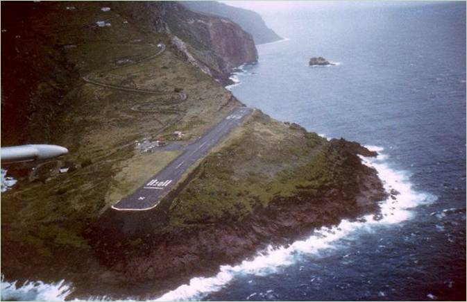 Juancho E. Yrausquin Airport