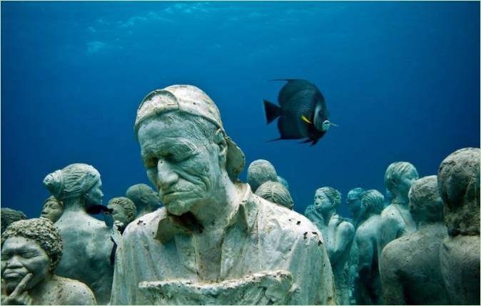 Skulptura u podvodnom parku Tiha evolucija