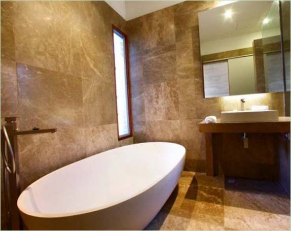 Dizajn interijera privatne rezidencijalne kupaonice