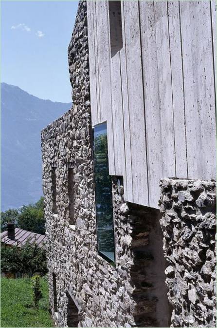 Jedinstvena obnova seoske kuće u Švicarskoj