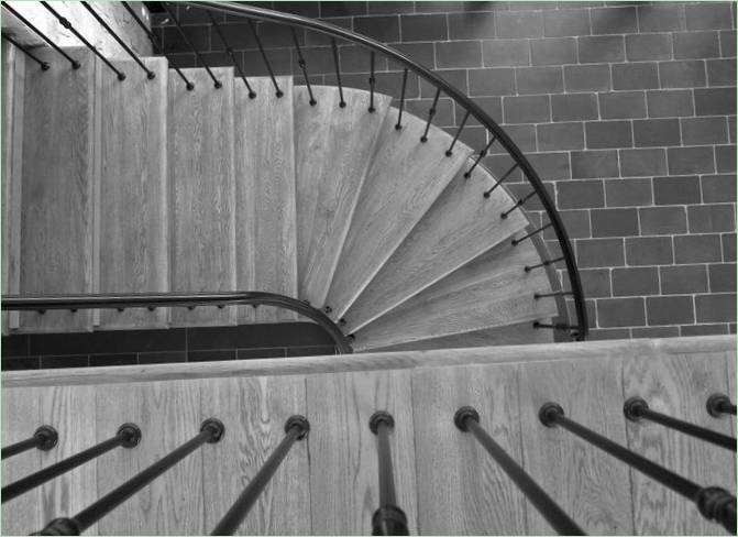 Metalne ograde na stepenicama u kući