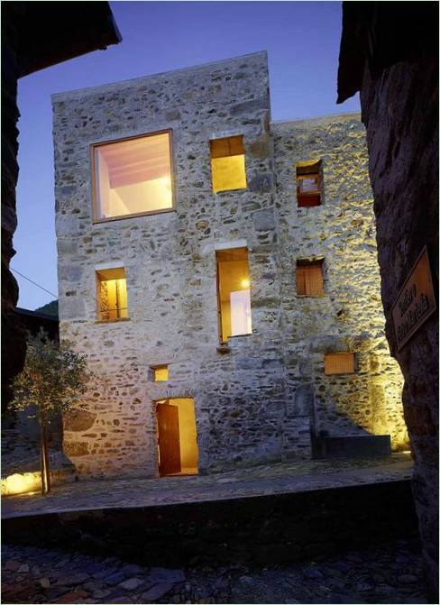 Izvrsna kuća s kamenom fasadom