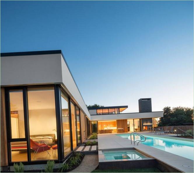 Dizajn interijera seoske kuće: dugi bazen na terasi
