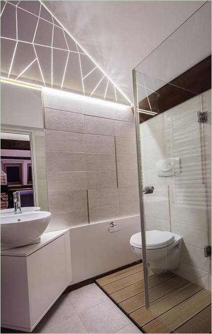 Dizajn interijera kupaonice kuće u stilu potkrovlja