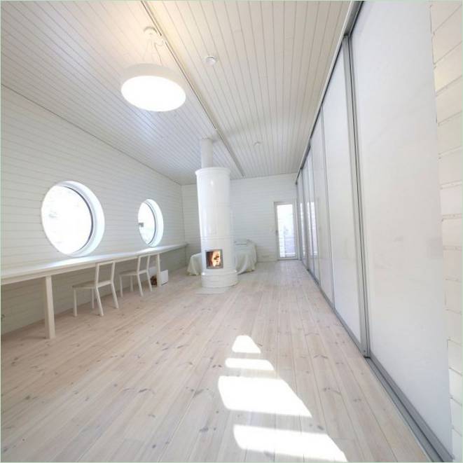 Spavaća soba moderne šumske kuće u Finskoj