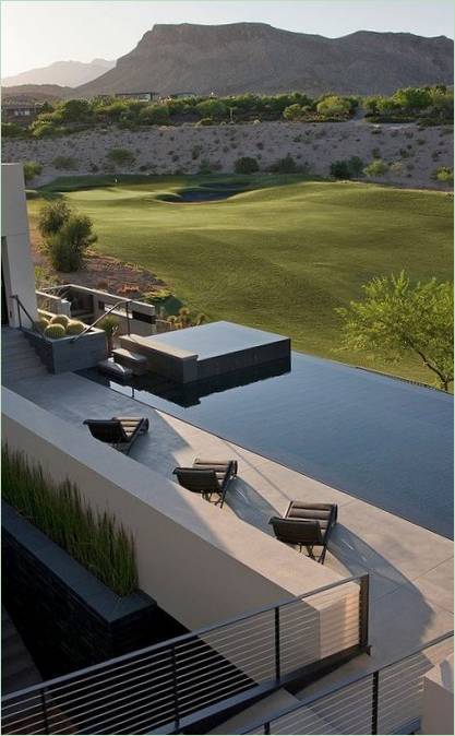 Dizajn luksuzne kuće iz snova s pogledom na bazen