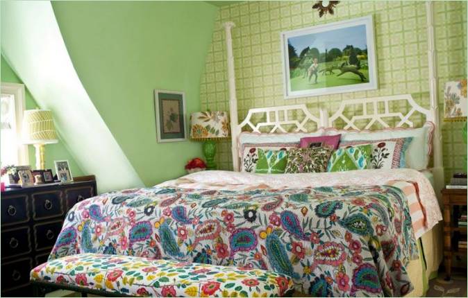 Ugodan interijer: svijetla spavaća soba u zelenim nijansama