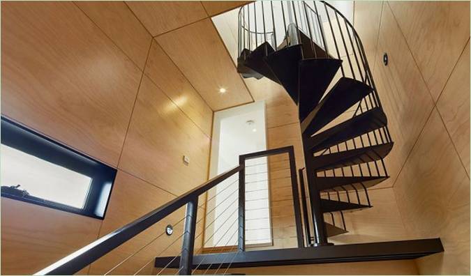 Moderna modularna kuća: spiralno stubište-vrhunac interijera