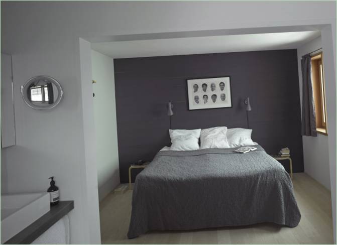Jedna od spavaćih soba hotela 49 U hotelu je klasična kombinacija sive i bijele boje
