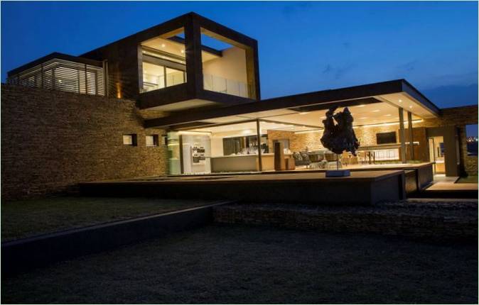 Noćni pogled na kuću u Južnoj Africi