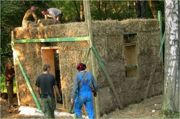 Izgradnja održive kuće od suhe trave