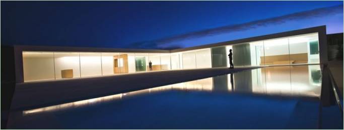 Luksuzna Atrium House frana Silvestre Arquitectos