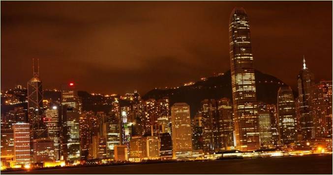 Pogled na noćni Hong Kong
