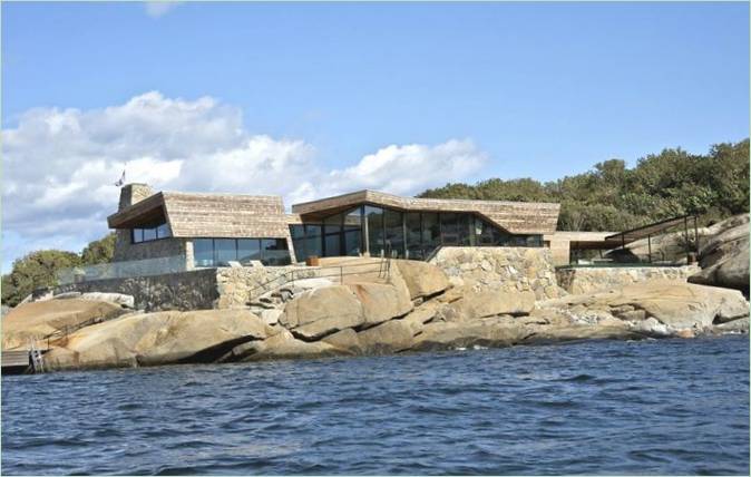 Ketnium house on the rocks of Iphine, Norveška