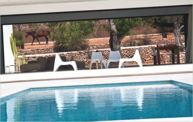 Bazen uz vilu u San Juan, Ibiza