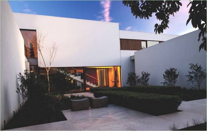 contemporary-property-santiago-chile