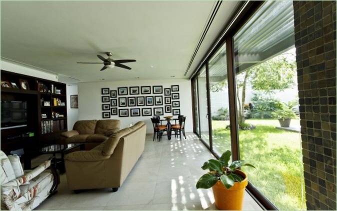 Interijer ugodnog doma u Meridi, Jukatan, Meksiko. Dizajn Grupo Arquidecture
