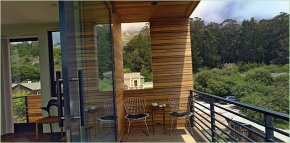Balkon od bambusa u kući sa zaštitom od poplave