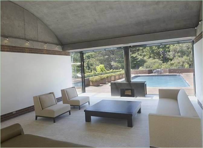 concrete-house-in-california