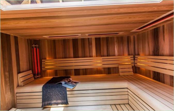 Električna sauna u blizini dvorišnog bazena