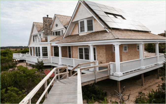 Kuća sa solarnim panelima